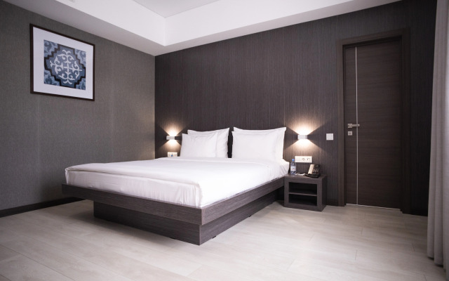 Resident Hotel Kazybek Bi