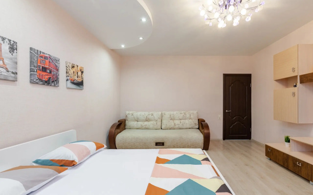 Апартаменты KvartirkaPlaZa на улице Санфировой 99