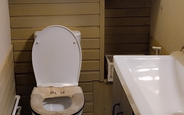 Частный дом Дом у реки в английском стиле