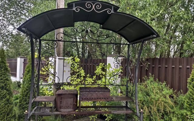 Domik dlya Semeynogo Otdykha na Beregu Ozera Private House