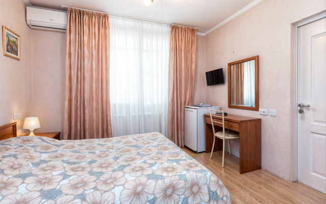 Zelyony Popugay Allama Group Mini-hotel