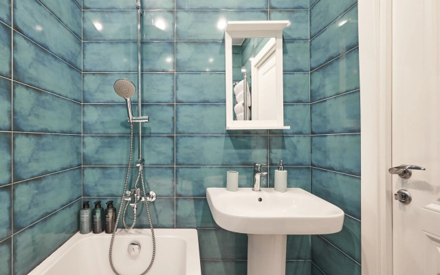 Prostornye Apartamenty u Yekaterininskogo Parka Flat