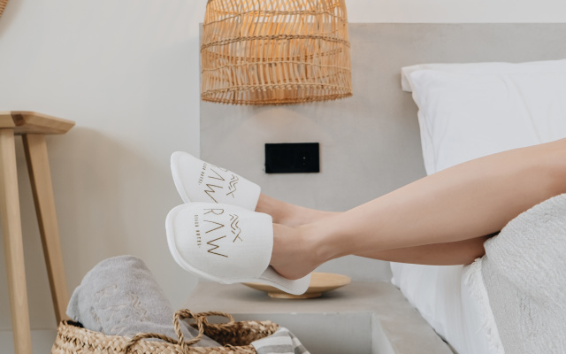Raw Beach Hotel - Image 7