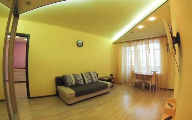 Lunacharskogo 10/15 Apartments