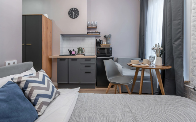 Uyutnaya Studiya V Minutah Ot Kazanskogo Sobora Flat