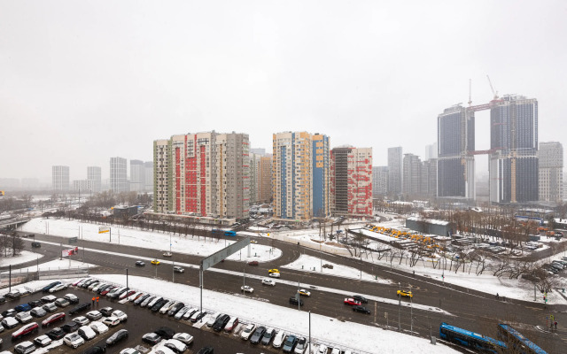 s SHikarnymi Vidami evro-trekhkomnatnaya Flat