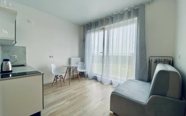 Na Farmana Salmanova 1 Apartments