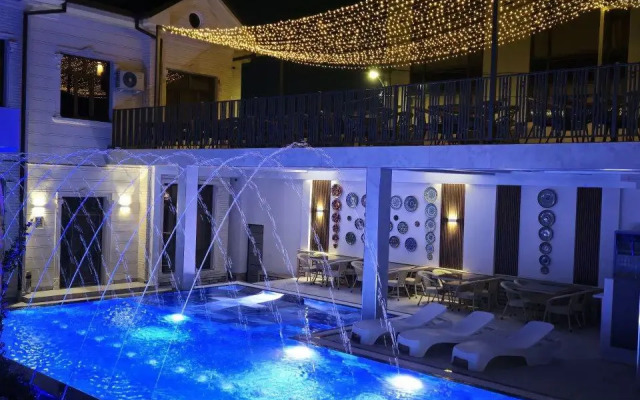 Grand Karavan Hotel
