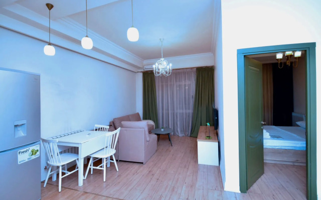 Perte House On Verin Antarain 131 Street Apartments
