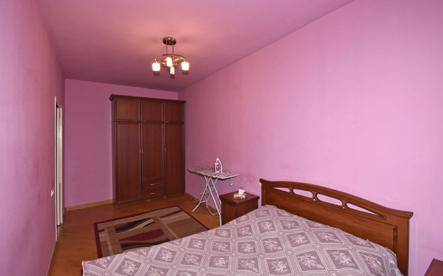 Ploschad Andreya Sakharova Flat