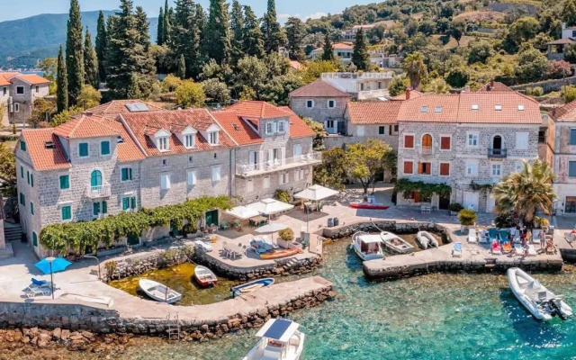 Rose (luštica Bay) Glamping