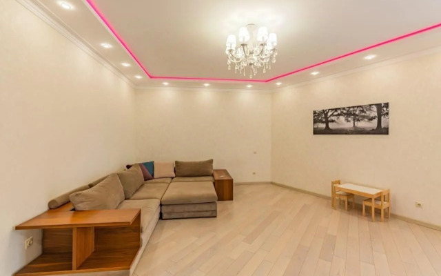 Na Krymskoy Ulitse 3k3 Flat