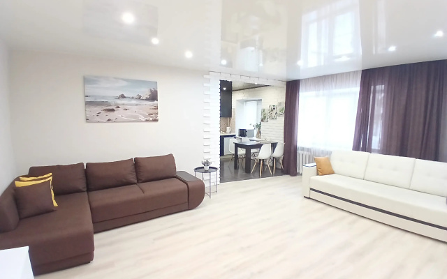 Apartamenty 2h k. na Galkinskaa 107 u Vokzala