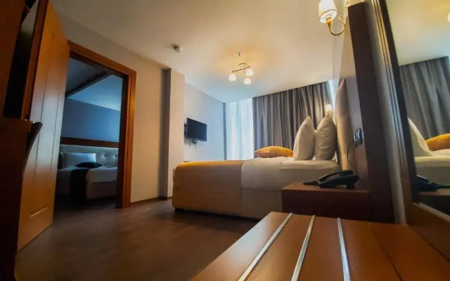 Albanopolis Hotel