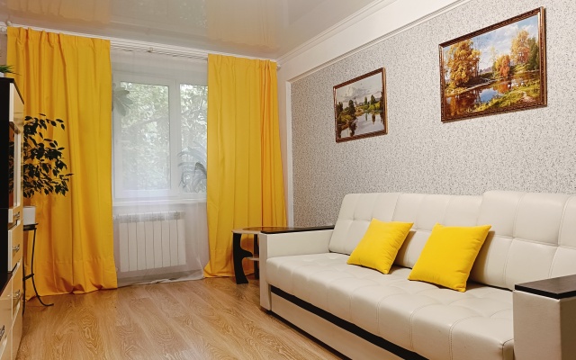 V Tsentre Kalugi Flat