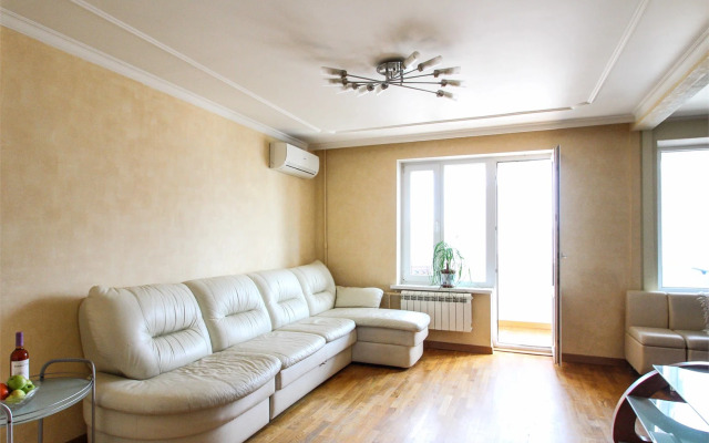 Dvuhkomnatnaya Stilnaya U Metro Yasenevo Flat