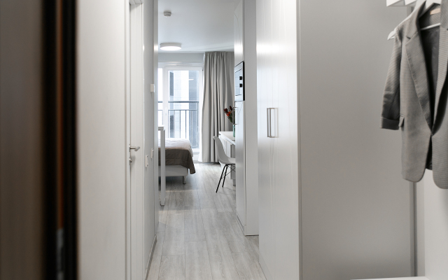 MyhomeYourhome Na Salova 61 Apartments