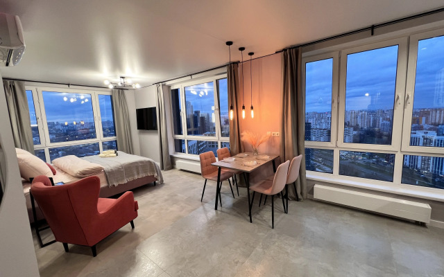 S 3-Mya Panoramnymi Oknami Na 33 Etazhe Flat