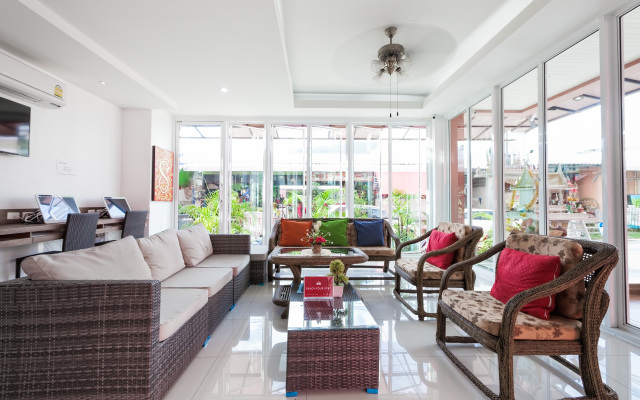ZEN Rooms Patong Soi Chuwong Hotel
