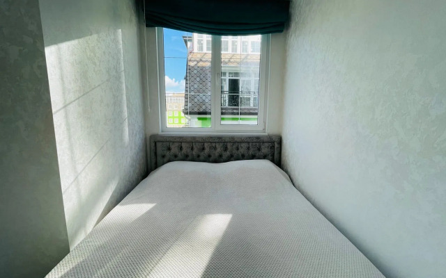 White Apartment by the Sea Flat