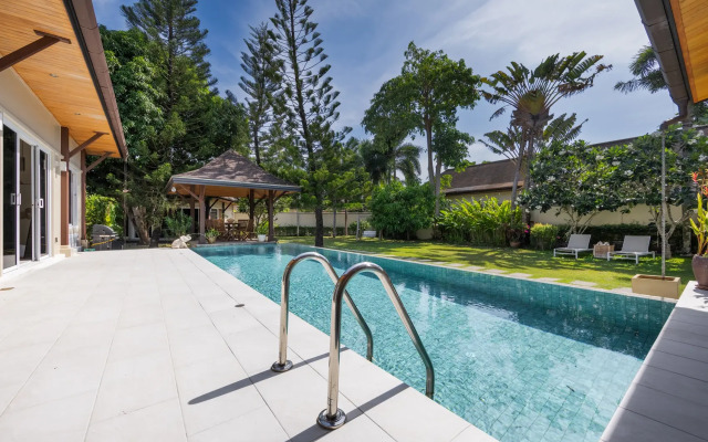 Emilia 3BR Private Pool Naiharn Villa