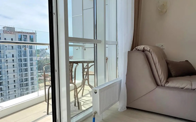 Апартаменты Яркая Студия с Видом на Море