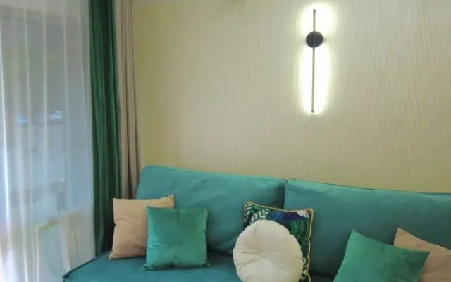 Apartments Queenstay Tropikana Na Voykovskoy