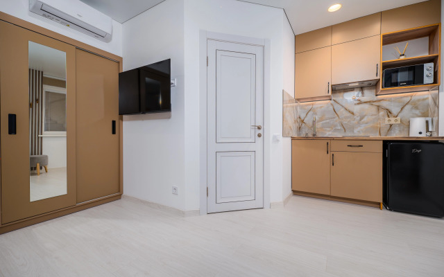 V Tsentre Yalty Apartments