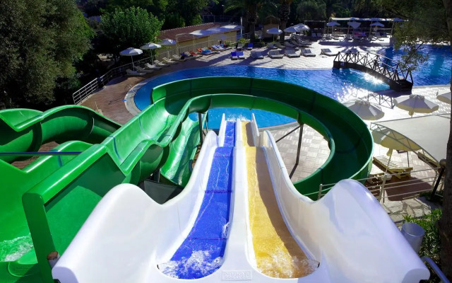 Курортный отель Club Atlantis