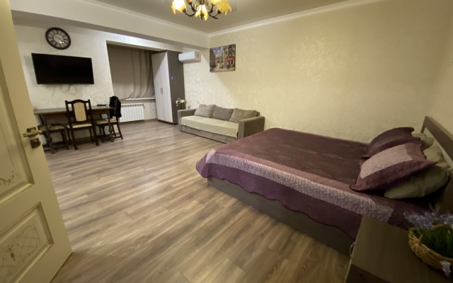 Studiya V Novostroyke Na Pervom Etazhe Apartments