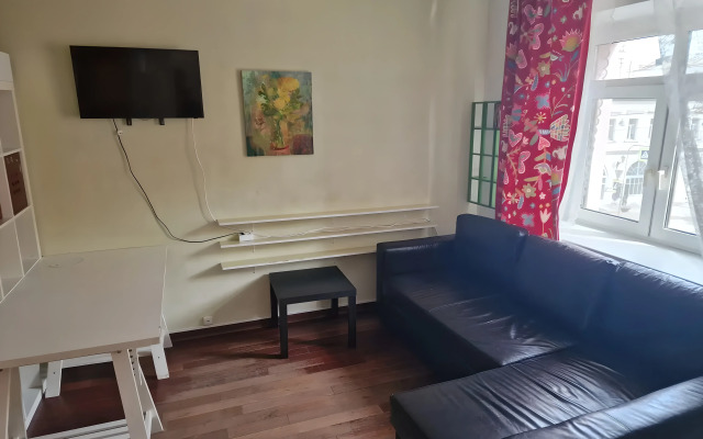 Апартаменты на Площади Восстания