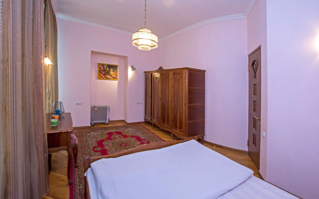 RentInnYerevan Vardanants Street 7 Apartments