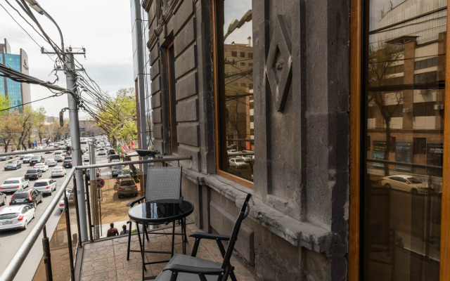 Ararat Hotel