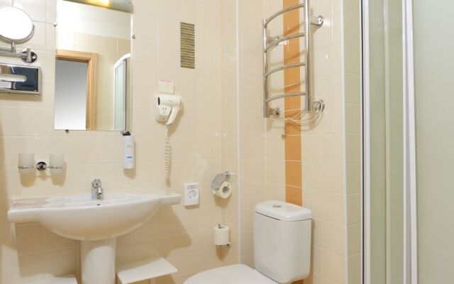 Cronwell Inn Stremyannaya Hotel