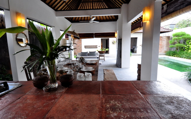 Вилла Authentic 2BR in Seminyak