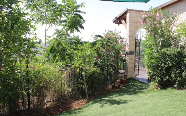 Adler Elegant Guest House