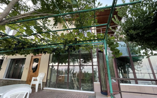 Dvukhetazhny Na Ulitse Drazhinskogo 33 Private house