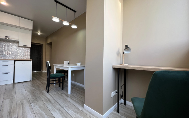 Uyutnoye gnezdyshko na Zapadnom plyazhe Baltiki Flat