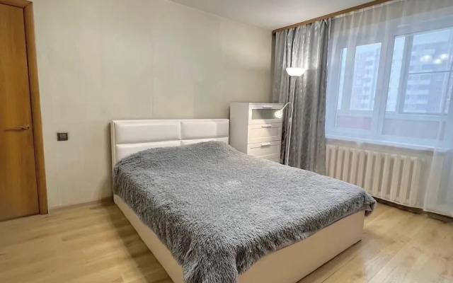 Prostornaya Trekhkomnatnaya V Novostroyke Flat