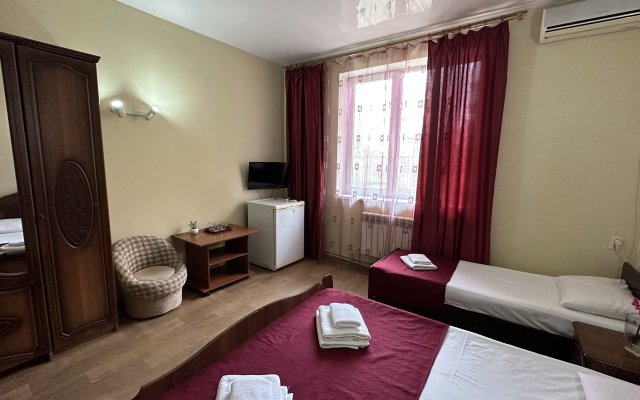 Adenium585 Guest House