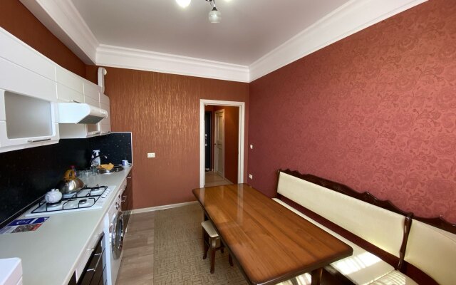 Kvartira V Tsentre Goroda Apartments