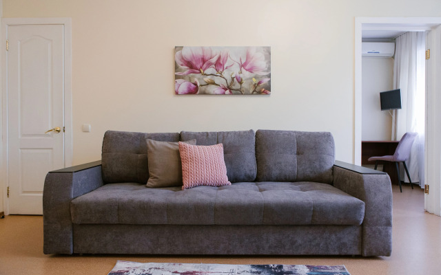 Kompaniya Podushka na Amurskom bulvare 17 Apartment