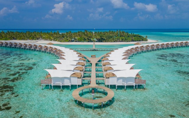 Отель Cinnamon Hakuraa Huraa Maldives