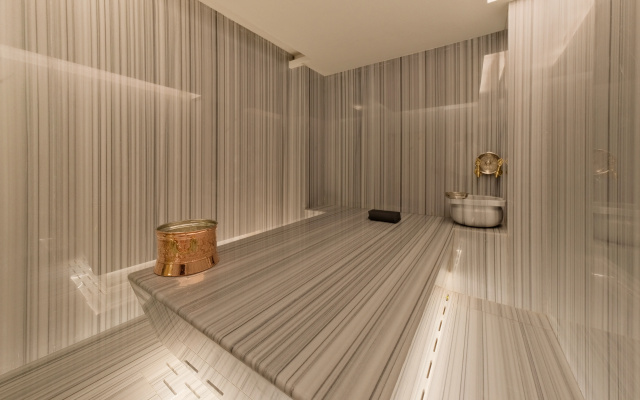 Prive Suite Side & Spa  (Adult Only 16+)