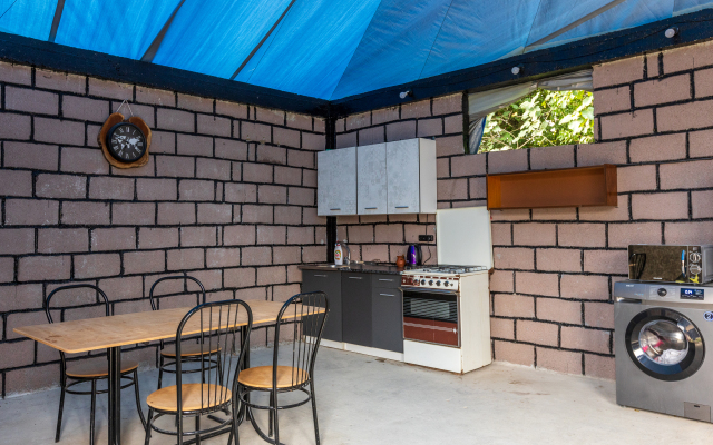 manushak Guest house