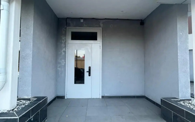 S Otdelnym Vkhodom Mikh 1 /2 Apartment