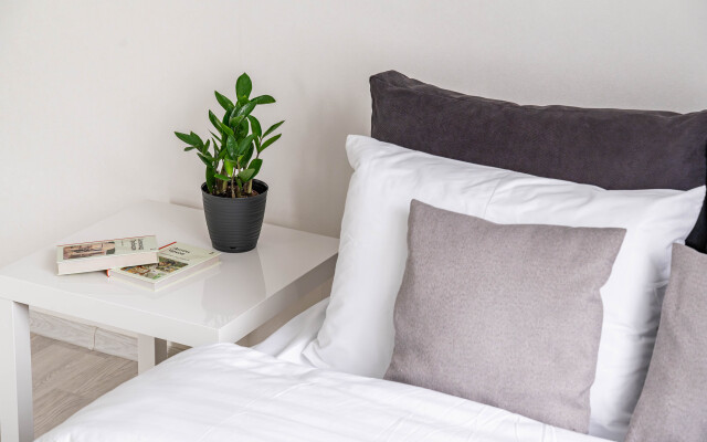 Light U Leninskogo Prospekta Satin Home Flat
