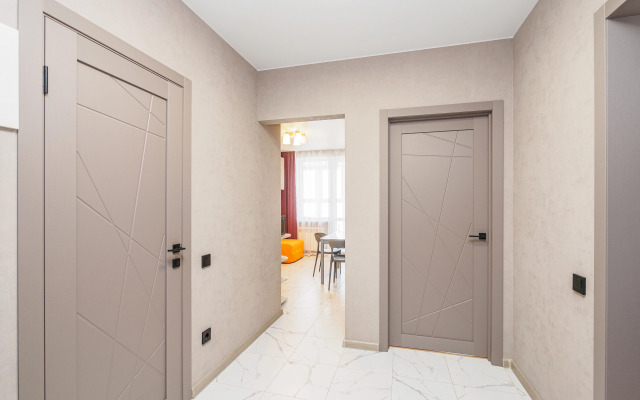 Uyutnaya v samom centre levogo berega Irtysha Flat