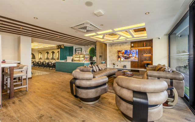 Hotel Elysian Airport