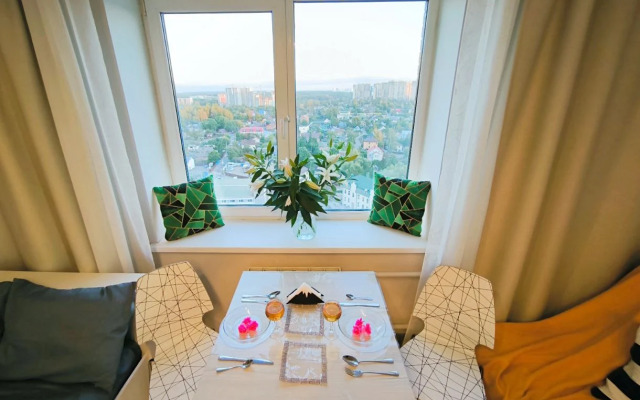 Prostornaya Studiya U Metro Devyatkino Apartament